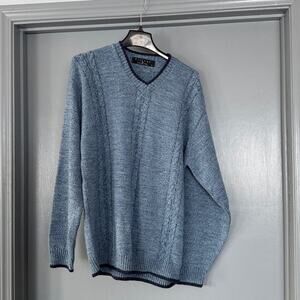 Vintage Protege Collection Men's Blue V-Neck Cable Knit Long Sleeved Sweater L
